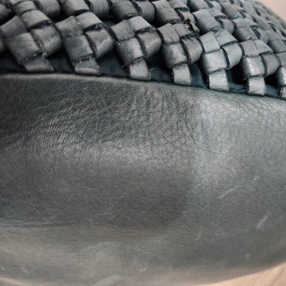 Fall SALE! Genuine Leather Crossbody - Picture 7 of 8